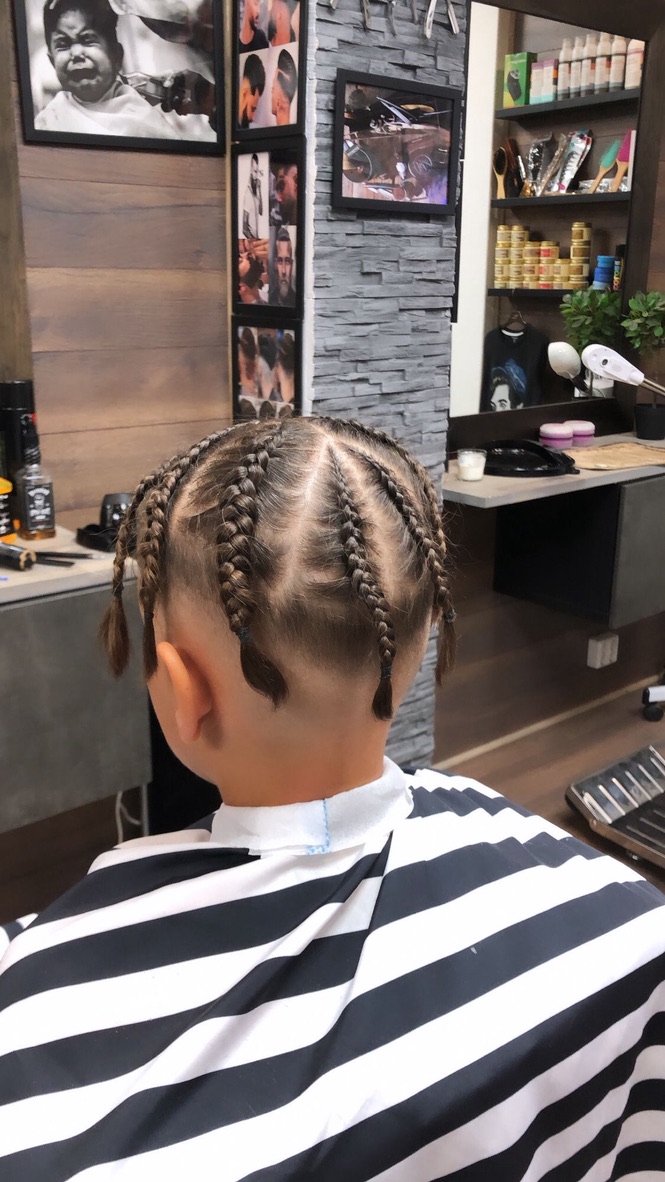 Salon Shave & Cut – arbete