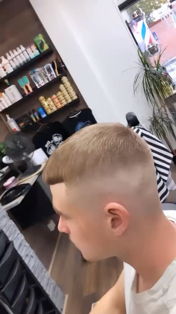 Salon Shave & Cut – arbete
